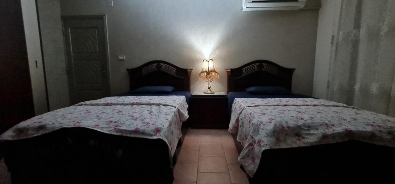 Appartamento Comfy 2-bedrooms In 44-2 Il Cairo